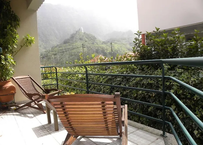 Moradia Ponte De Pedra * Sao Vicente (Madeira)